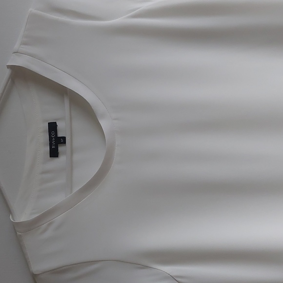 RW&CO Basic Silky Crepe Cap Sleeve Blouse - Picture 5 of 6